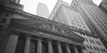 Futuros de NY abrem estáveis enquanto mercado global digere ação na Venezuela