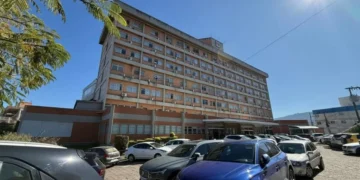 Após parto em hospital de Rio do Sul, mulher de Presidente Getúlio descobre gaze esquecida no corpo