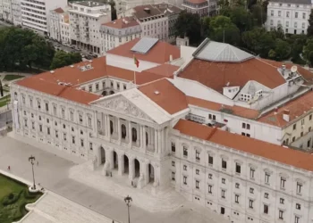 Parlamento adia prazo para listas de órgãos externos até segunda-feira