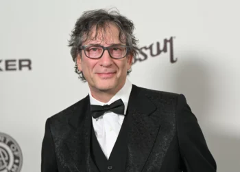 Neil Gaiman anuncia novo livro após quase 2 anos das acusações de abuso sexual