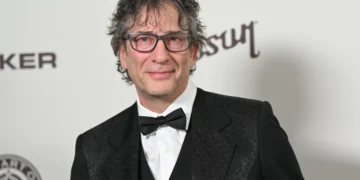 Neil Gaiman anuncia novo livro após quase 2 anos das acusações de abuso sexual