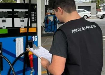 Gasolina passa dos R$ 6,40 e preços variam até R$ 0,80 em Gaspar, aponta Procon