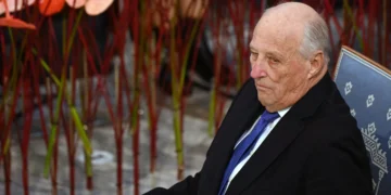 Rei da Noruega hospitalizado em Espanha