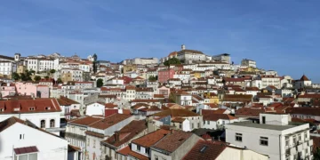 “Cheia centenária”, admite autarca de Coimbra. Já há pessoas a sair da baixa