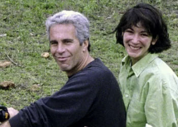 Ghislaine Maxwell promete ilibar Trump em troca de perdão presidencial