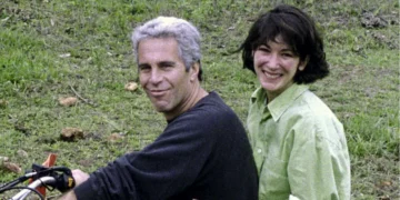 Ghislaine Maxwell promete ilibar Trump em troca de perdão presidencial