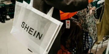 Comissão Europeia investiga Shein por dependência e venda de produtos ilegais
