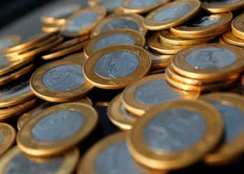 Taxas dos DIs operam na contramão dos Treasuries e caem na volta do Carnaval