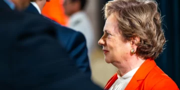 Leitão Amaro “tem certeza” que Maria Lúcia Amaral tem condições para liderar a pasta da Administração Interna