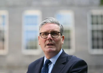 Ficheiros Epstein: Keir Starmer sob forte pressão política