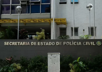 Polícia apreende bombas caseiras e diz que grupo faria atentado no Rio