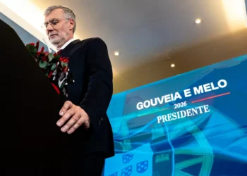 “Falhámos no planeamento, no aviso antecipado, nos alertas, na comunicação e no aconselhamento prático”, atira Gouveia e Melo