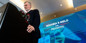 “Falhámos no planeamento, no aviso antecipado, nos alertas, na comunicação e no aconselhamento prático”, atira Gouveia e Melo