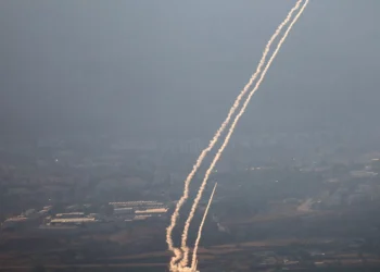 Irão assina acordo secreto com a Rússia para compra de mísseis avaliados em 500 milhões de euros