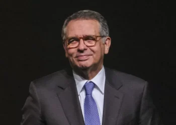 Marcelo Rebelo de Sousa e António José Seguro reuniram-se por mais de três horas em Belém. Abordados assuntos de política nacional e internacional, “que vão requerer a atenção prioritária”