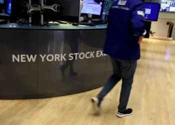 Wall Street sobe com ações de tecnologia e renova otimismo com IA