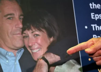 Epstein. Os EUA deviam olhar para Inglaterra