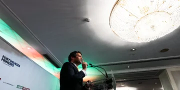 Presidenciais: André Ventura vence Seguro no círculo de emigração