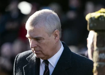 O que se sabe sobre a detenção de Andrew Mountbatten-Windsor?