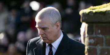 O que se sabe sobre a detenção de Andrew Mountbatten-Windsor?