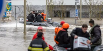 Marinha já resgatou mais de 1300 pessoas afetadas pelo mau tempo