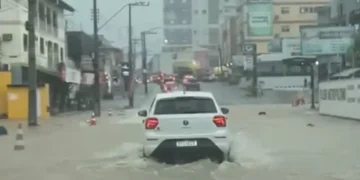 Indaial registra mais de 86 mm de chuva em poucas horas, aponta monitoramento estadual