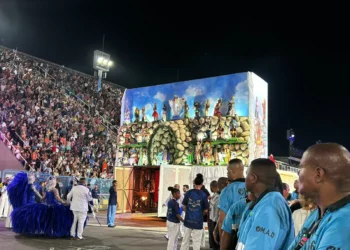 Portela expõe ‘macumba gaúcha’ na Sapucaí