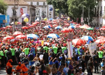 Carnaval teve menos furtos e roubos de celulares, diz governo do Rio