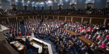 Congresso norte-americano prepara-se para votar limites de Trump