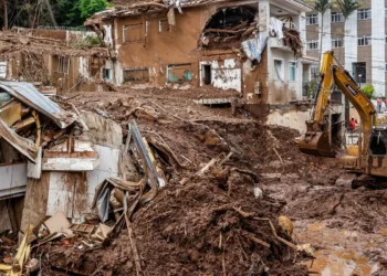 Sobe para 72 o número de mortos nas chuvas em Minas Gerais
